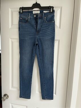 DENIM FORUM  The Lola High Rise Skinny Jeans